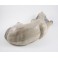 Chien couché sculpté en bois de Suar - 36x10