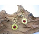 Boucles d'oreilles en Laiton et Pierre Rouge - BC067