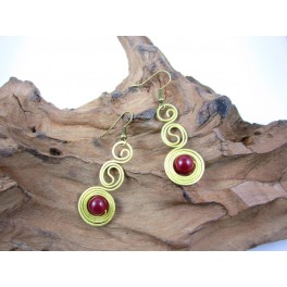 Boucles d'oreilles en Laiton et Pierre Rouge - BC069