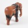 Eléphant trompe baissée sculpté en bois de Suar 10x12